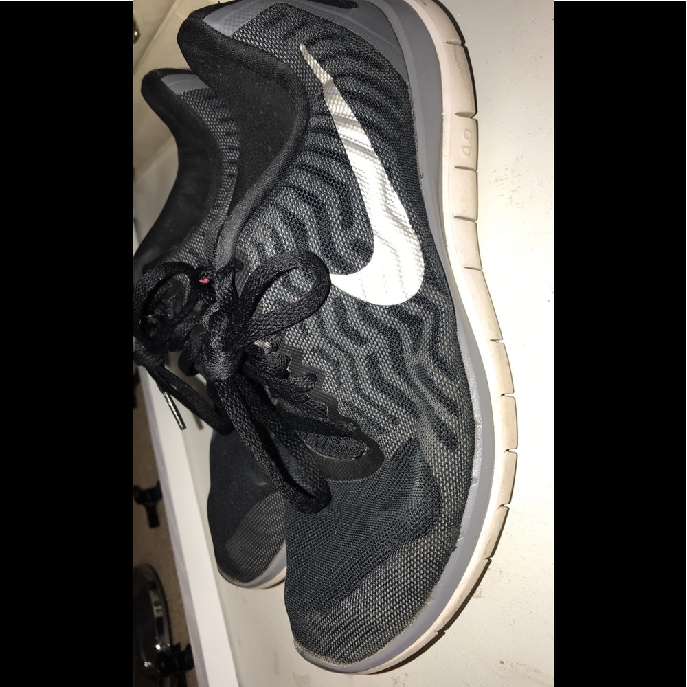 nike free run sneakers